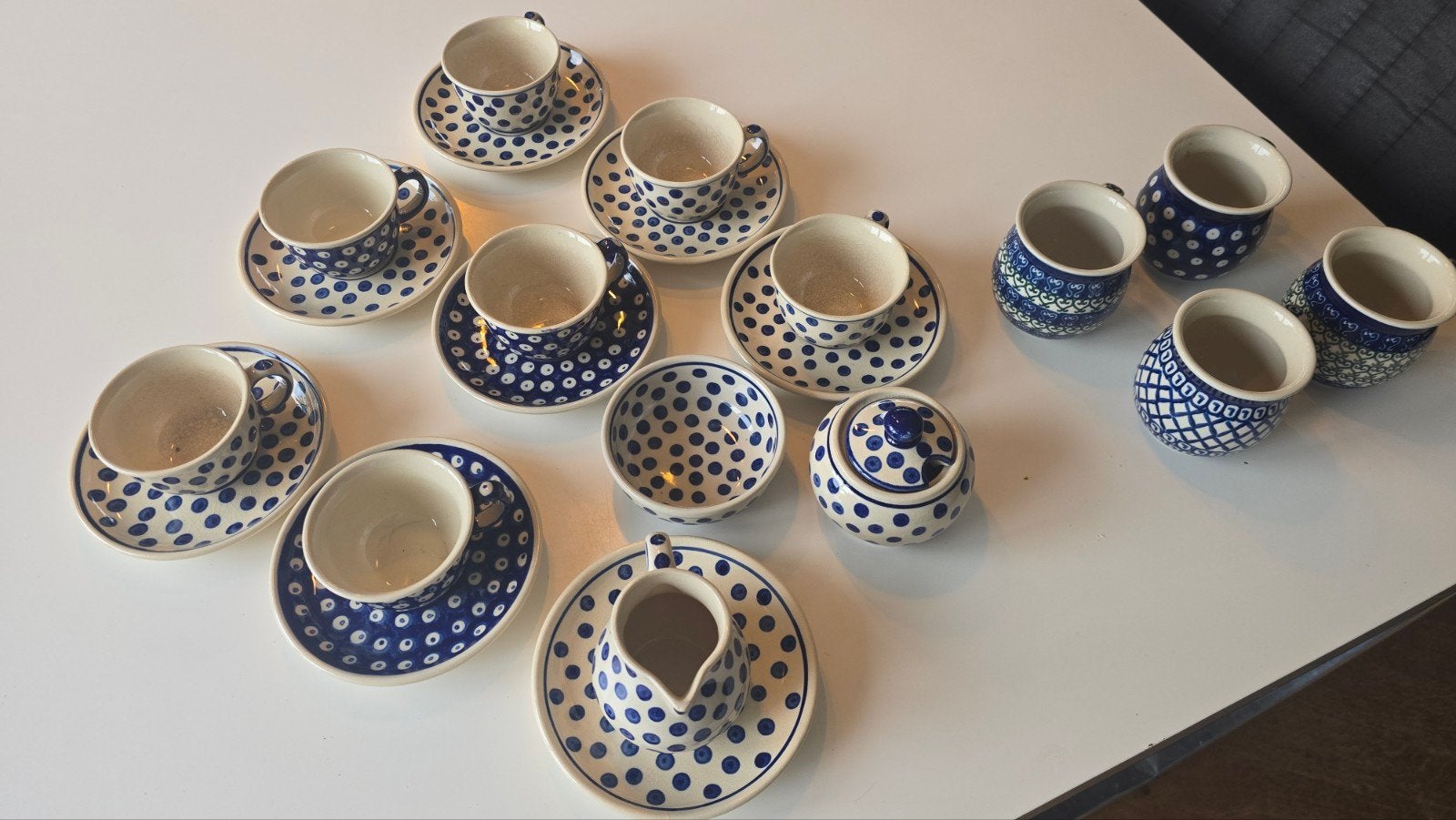 Bunzlau servies: set boeren mok, kopjes, schotels en meer, Overige merken, Landelijk/Boerenbont, Ophalen of Verzenden, Zo goed als nieuw