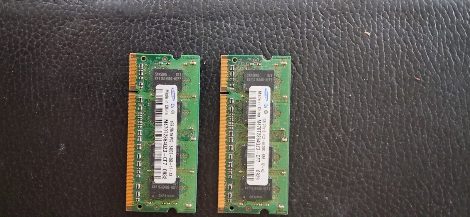 Samsung 1GB DDR2 RAM Geheugenmodules (2 stuks), Computers en Software, RAM geheugen, Gebruikt, Verzenden, PC2-6400S (800 MHz)