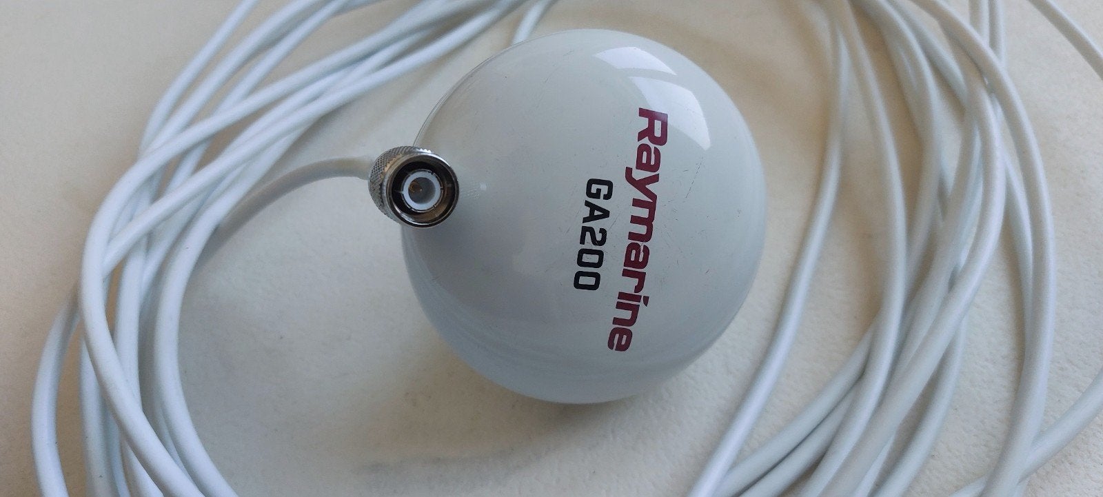 Raymarine GA200 GPS-antenne met
8 meter kabel ., Watersport en Boten, Ophalen of Verzenden, Zo goed als nieuw, Gps of Kompas