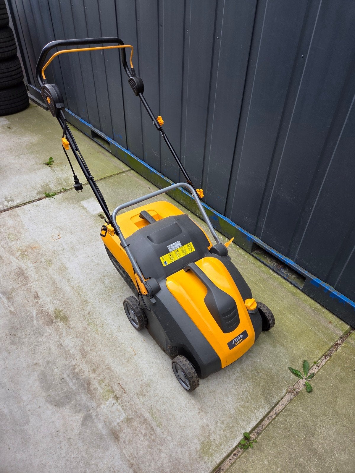 Stiga Elektrische verticuteermachine - Zo goed als nieuw, Cirkelmaaier, Elektrische grasmaaier, Stiga, Ophalen of Verzenden