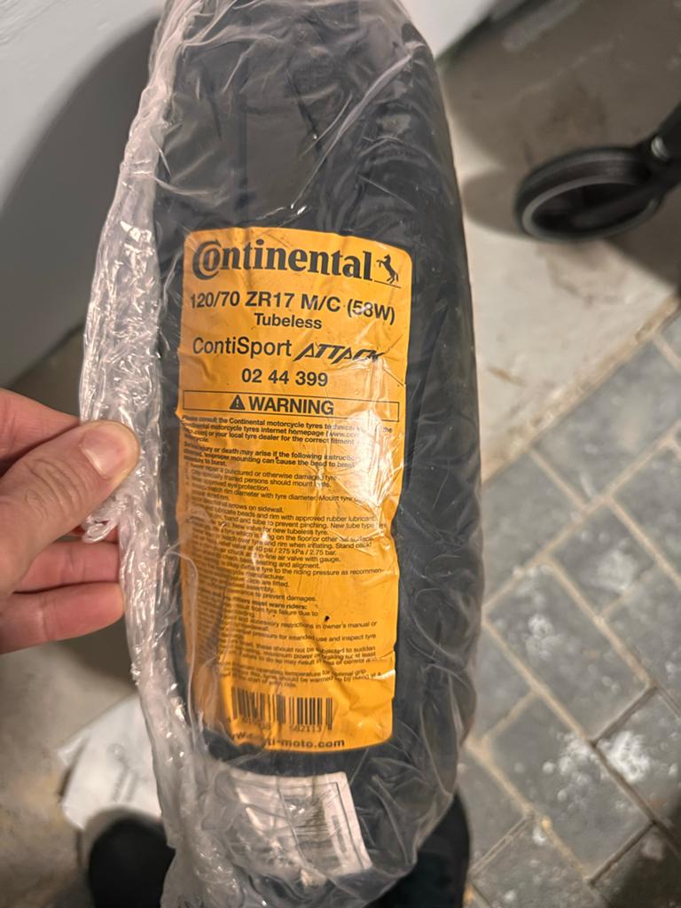 Nieuwe Continental ContiSportAttack Motorband 120/70 ZR17, Ophalen of Verzenden, Nieuw