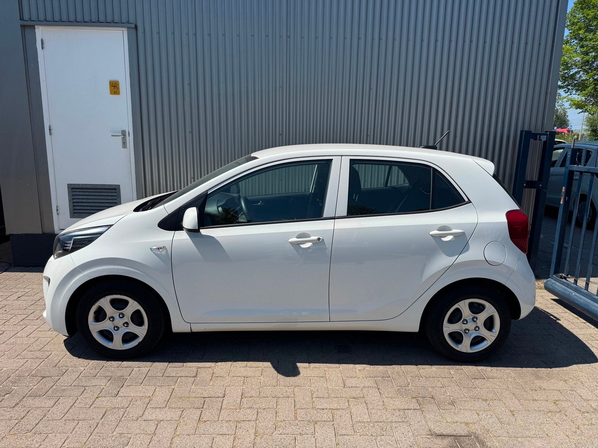 Kia Picanto 1.0 DPi ComfortLine AIRCO / AUDIO / 1e EIGENAAR, Voorwielaandrijving, Gebruikt, 4 stoelen, Wit