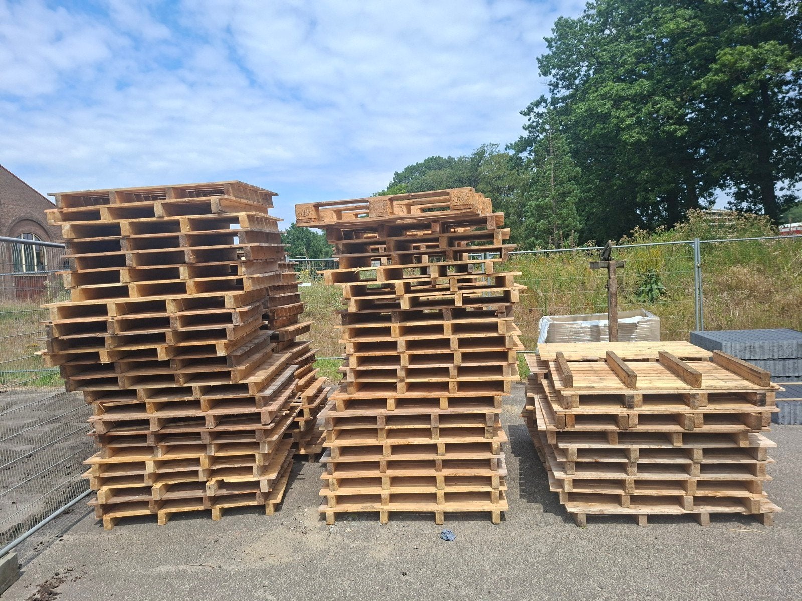 Pallets zo goed als nieuw - circa 150 stuks, Ophalen of Verzenden, Zo goed als nieuw