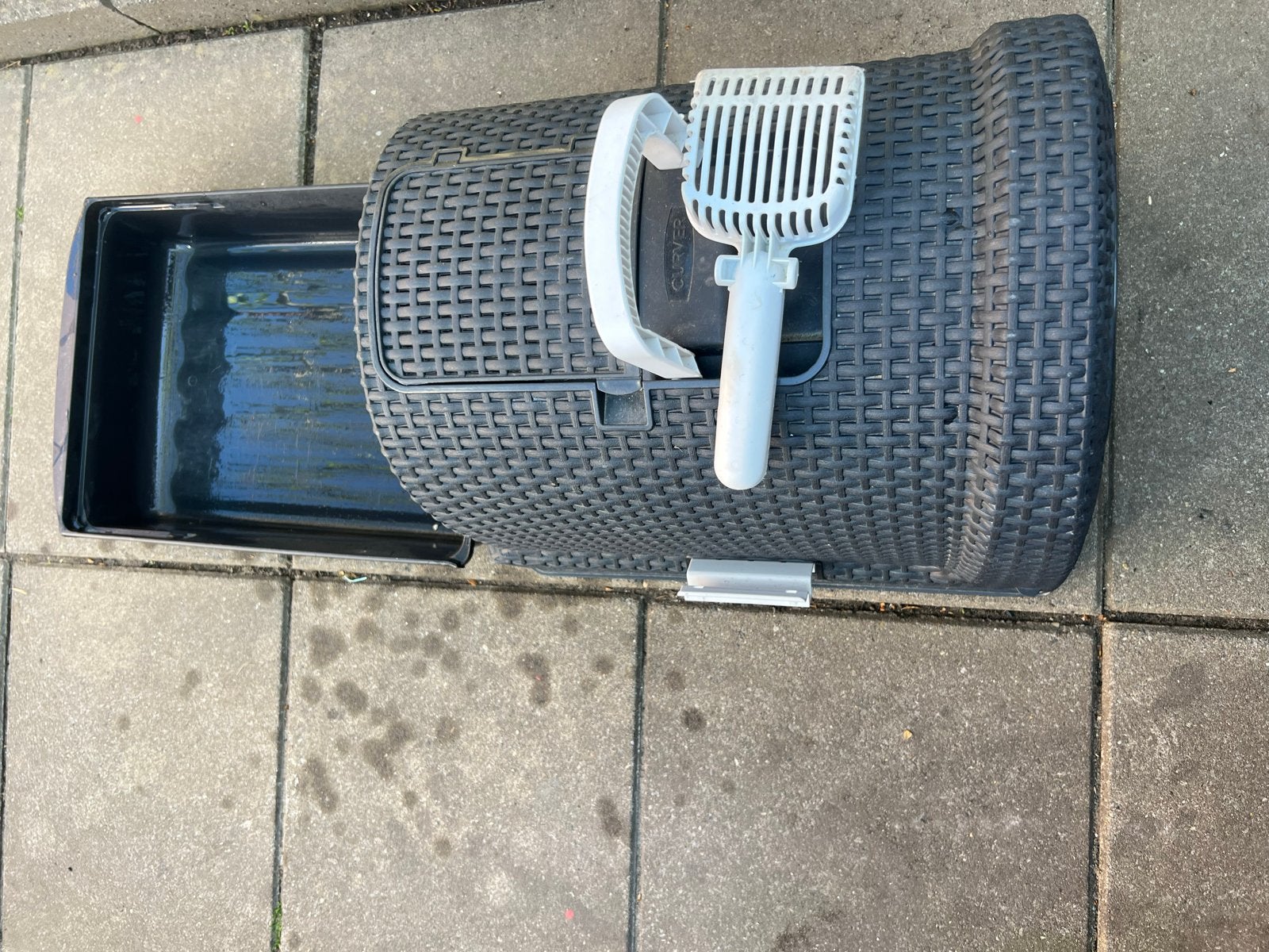 Donker grijze kattenbak van het merk Curver., Ophalen, Zo goed als nieuw