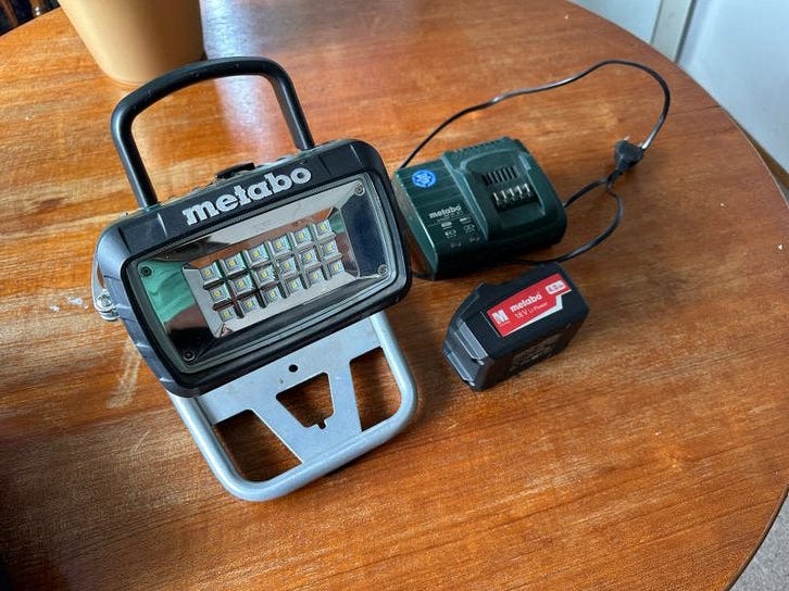 Metabo BSA 14.4-18 LED Bouwlamp met Accu en Lader, Ophalen, Gebruikt, Minder dan 50 watt, Lamp met armatuur