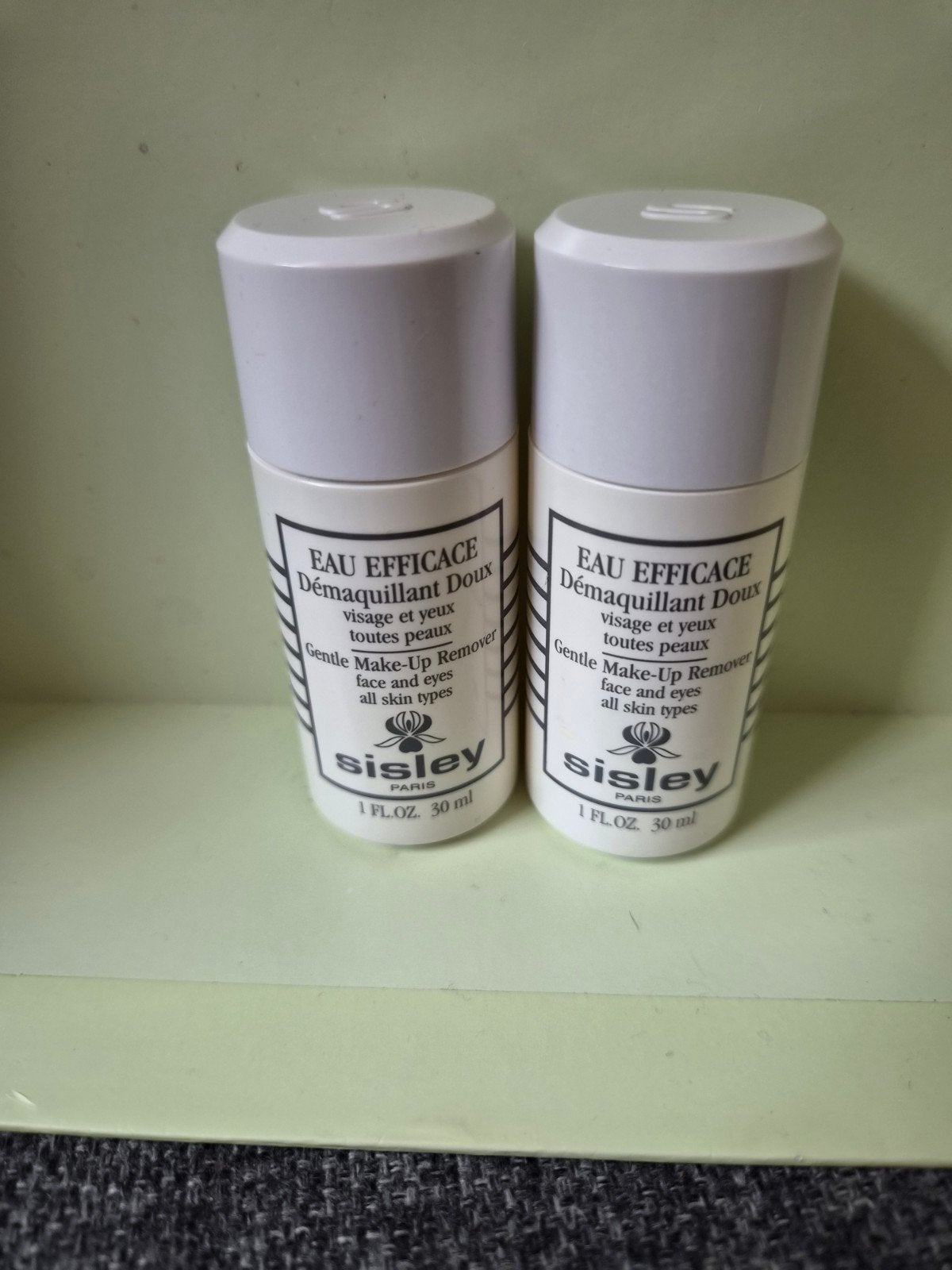 Sisley demaquillant doux 2x30ml=60ml, Sieraden, Tassen en Uiterlijk, Uiterlijk | Gezichtsverzorging, Ophalen of Verzenden, Nieuw