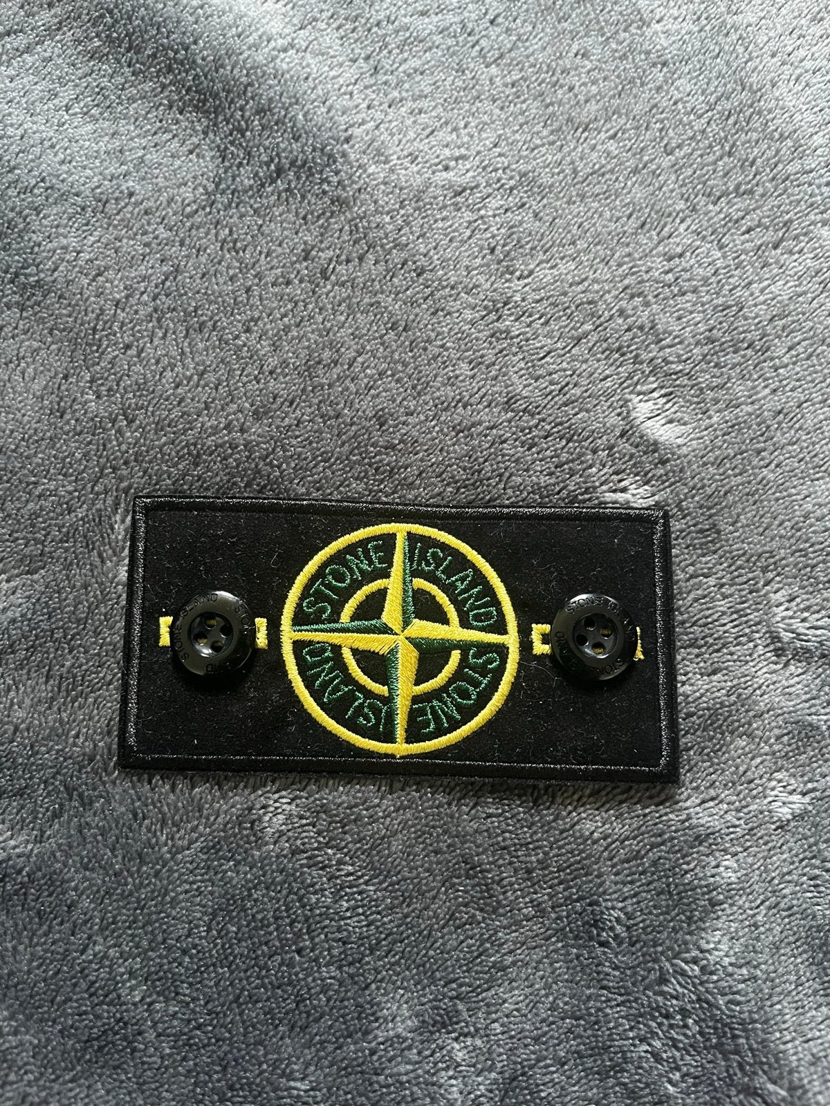 Stone Island vervangings badge met 2 knopen, Ophalen of Verzenden, Zo goed als nieuw