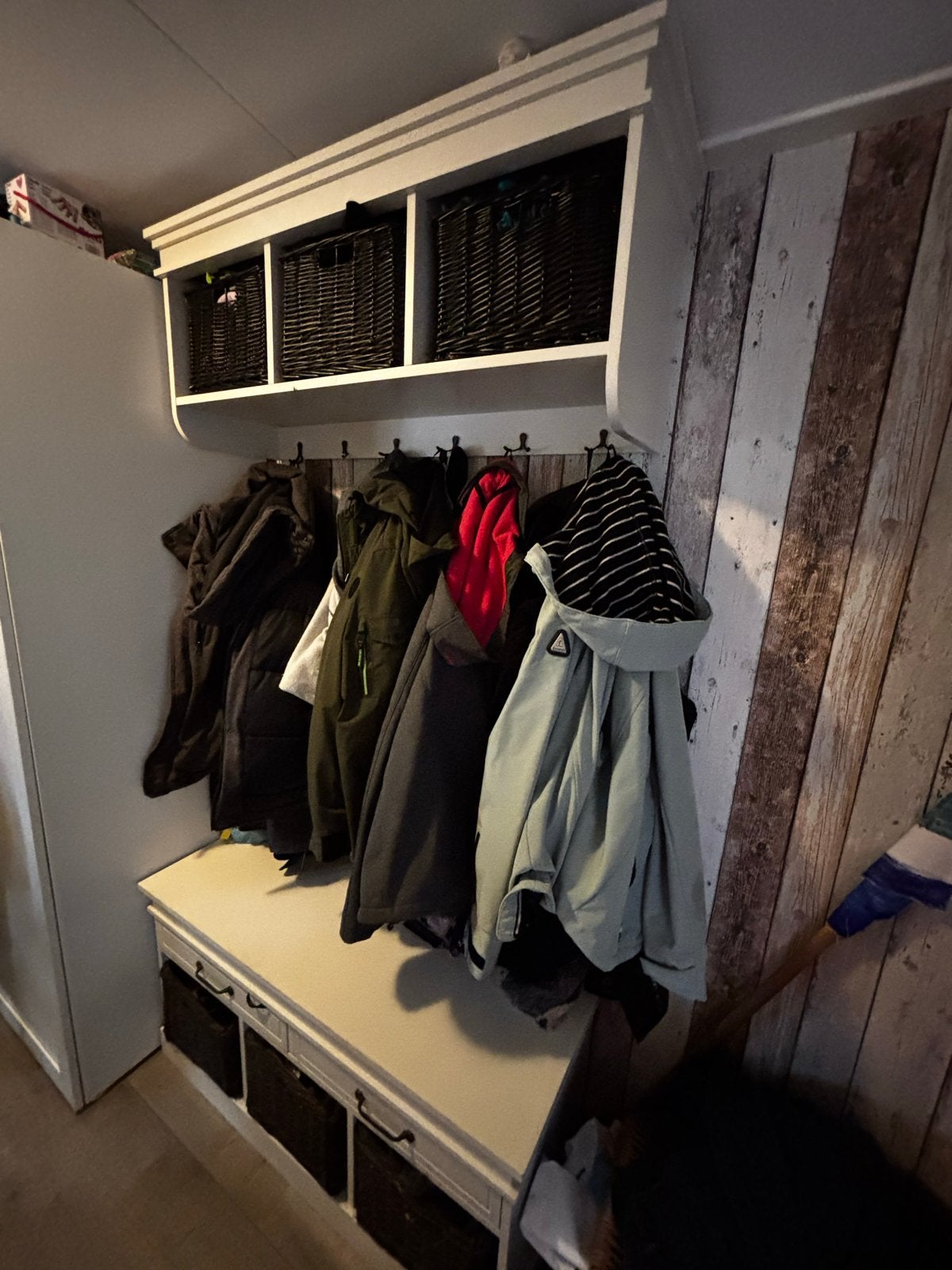 Witte kapstok met opbergruimte en mandjes, Huis en Inrichting, Ophalen, Gebruikt, Hout, Overige typen