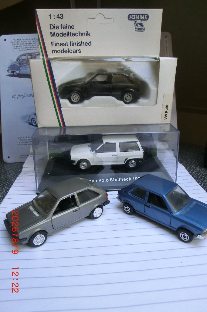 2x VW Polo 1:43, Ophalen of Verzenden, Zo goed als nieuw, Auto, Overige merken