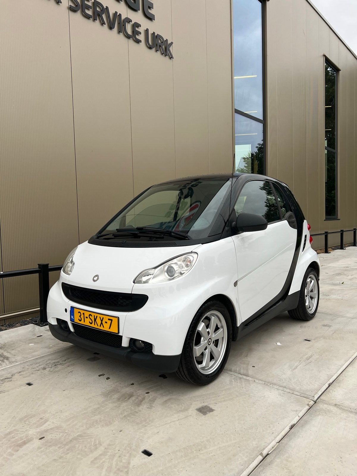 Smart ForTwo 1.0 45KW Coupe MHD AUT 2011  Zwart, Auto's, Smart, Automaat, Achterwielaandrijving, 18 €/maand, 61 pk