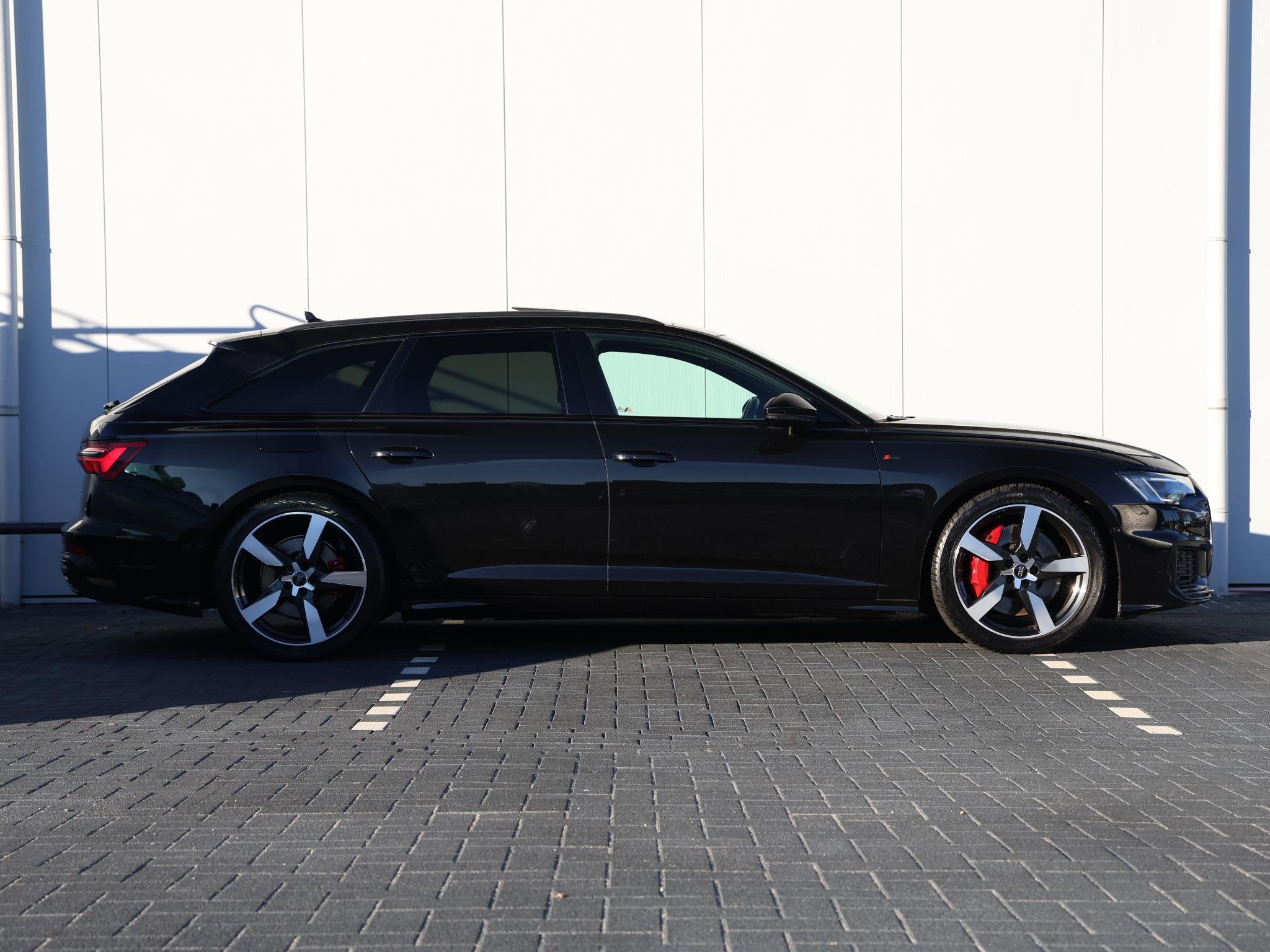 Audi A6 Avant 55 TFSI e quattro Competition | Matrix led | 2, Auto's, Automaat, Gebruikt, 4 cilinders, Zwart