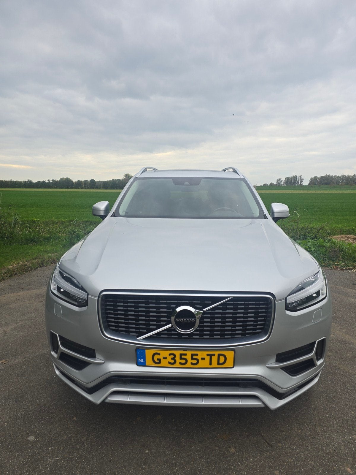Volvo XC90 T5 2016 Grijs, Zwart, 4 cilinders, 1969 cc, 120 €/maand
