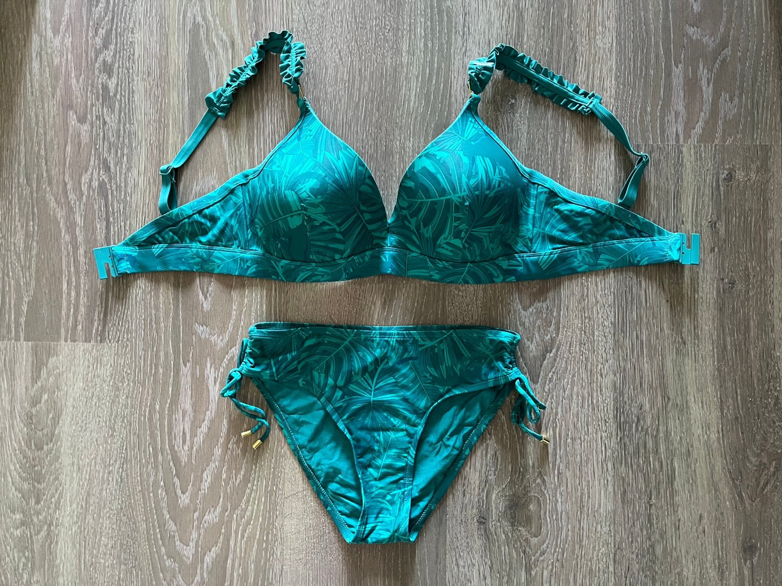 NIEUW! groene bikini (Livera) 38 - 40E/F, Kleding | Dames, Badmode en Zwemkleding, Ophalen of Verzenden, Nieuw, Groen, Bikini