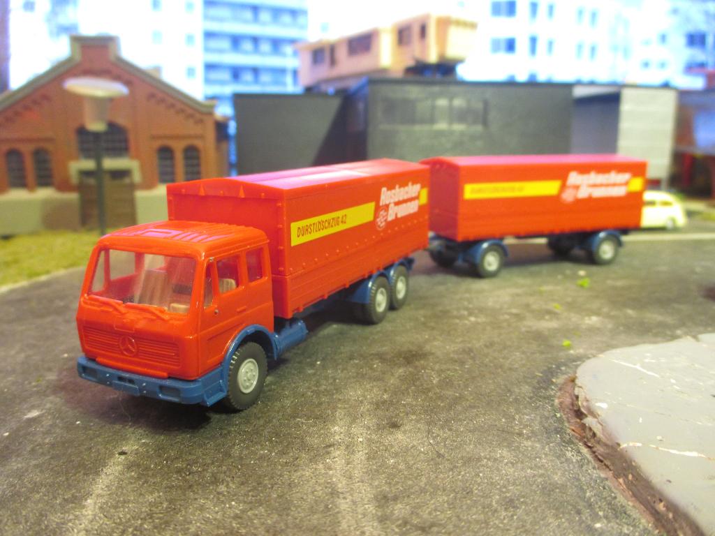 Mercedes Benz NG 1619 - Wiking Rosbacher Brunnen NU € 5,50, Ophalen of Verzenden, Zo goed als nieuw, Bus of Vrachtwagen, Wiking