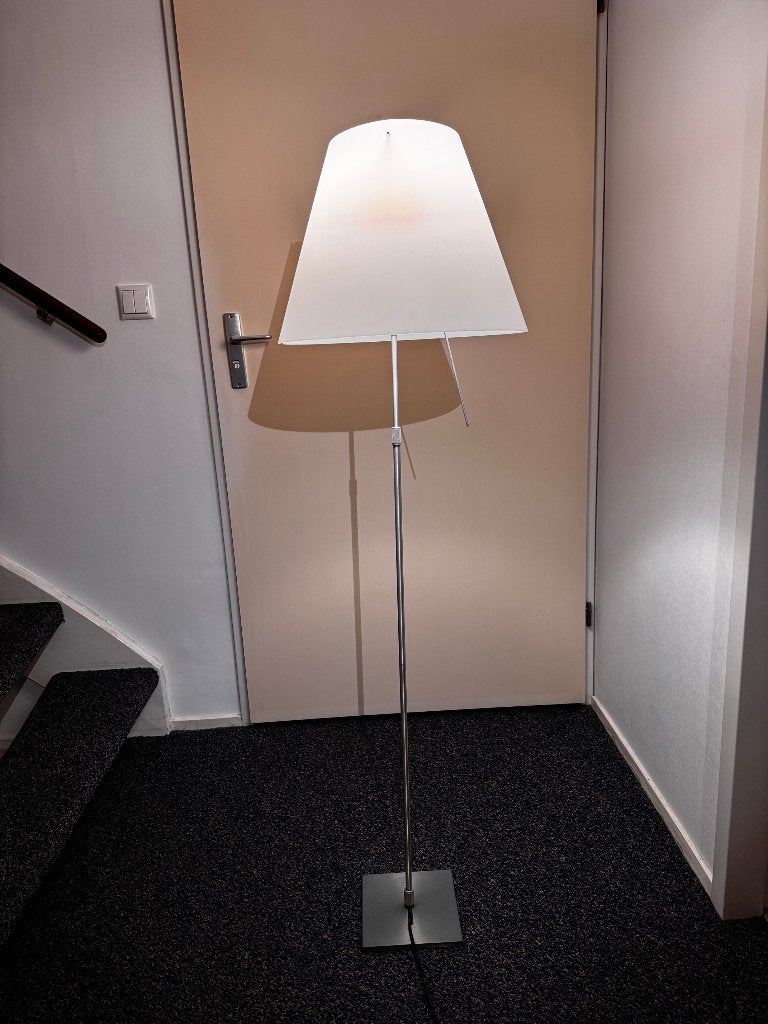 Luceplan Costanza, moderne vloerlamp met witte kap, Huis en Inrichting, Ophalen, Metaal, E27 (groot), Zo goed als nieuw