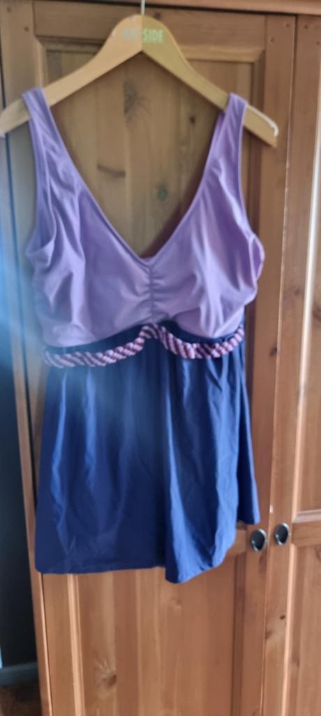 Badpakjurk - Slechts 1 vakantie gebruikt, Kleding | Dames, Badmode en Zwemkleding, Ophalen of Verzenden, Zo goed als nieuw, Paars