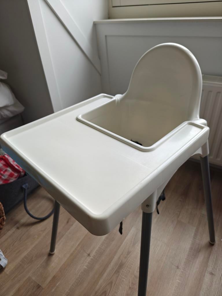 Ikea Antilop kinderstoel met tafel, gordel & babykussen, Kinderen en Baby's, Kinderstoelen, Ophalen, Gebruikt, Overige typen, Gordel(s)