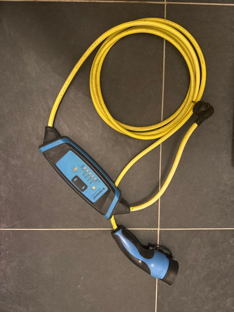 Mennekes 230V instelbare lader Type 2 + Schucko 3.6m, Auto diversen, Laadpalen, Gebruikt, Laadkabel, Ophalen of Verzenden