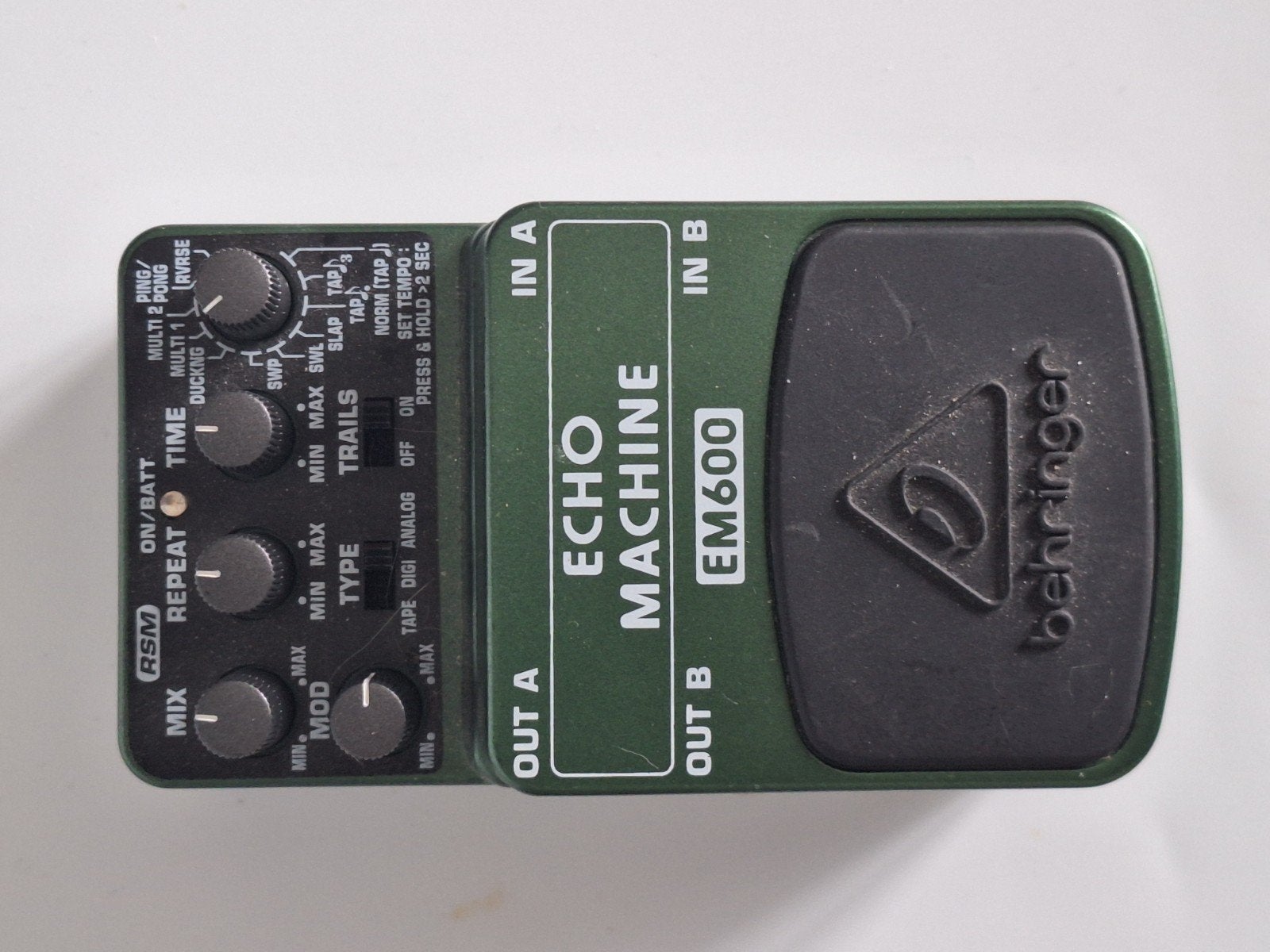 Behringer EM600 Echo Machine - Delay/Echo Pedaal, Verzenden, Gebruikt, Delay of Echo