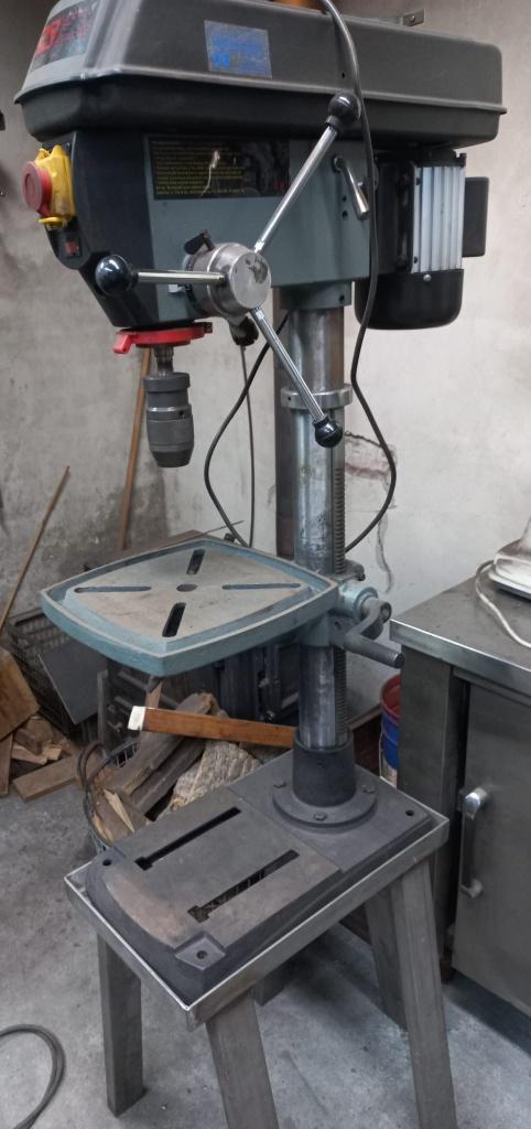 tafelboormachine, Ophalen, Gebruikt, Variabele snelheid, Minder dan 400 watt