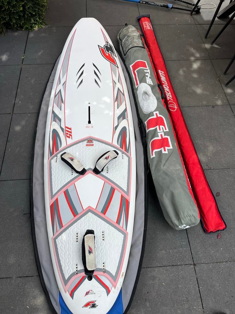 Complete Windsurf Set: F1 115L & Loftsails 5.8, Watersport en Boten, Windsurfen, Minder dan 250 cm, Ophalen of Verzenden, Met vin(nen)
