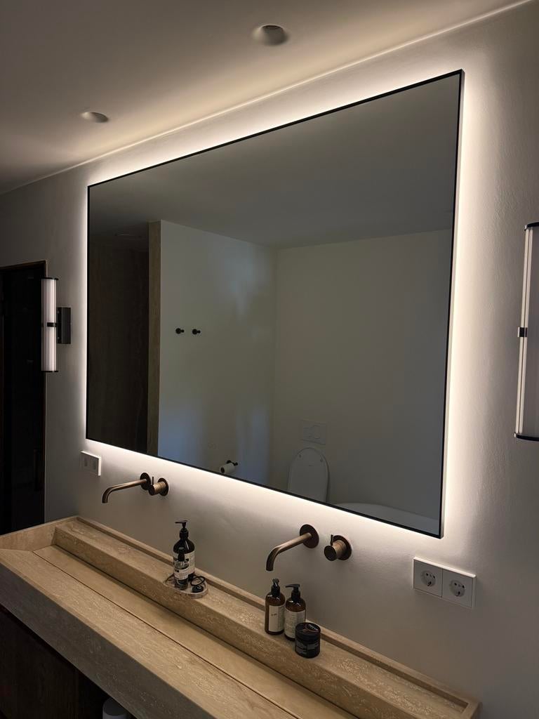 Luxe Spiegel met Geïntegreerd Licht en Spiegelverwarming, 100 tot 150 cm, Nieuw, 125 cm of meer, Ophalen of Verzenden