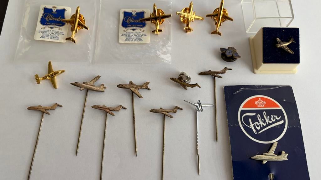 * 16 Luchtvaart pins, Ophalen of Verzenden, Zo goed als nieuw
