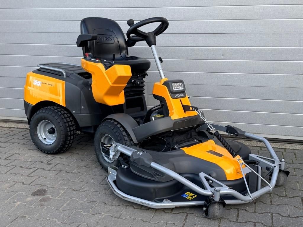 Stiga Park PRO 900 WX 4-WD, Tuin en Terras, Zitmaaiers, Zo goed als nieuw, 120 cm of meer, Elektrische starter, Mulchfunctie, Ophalen