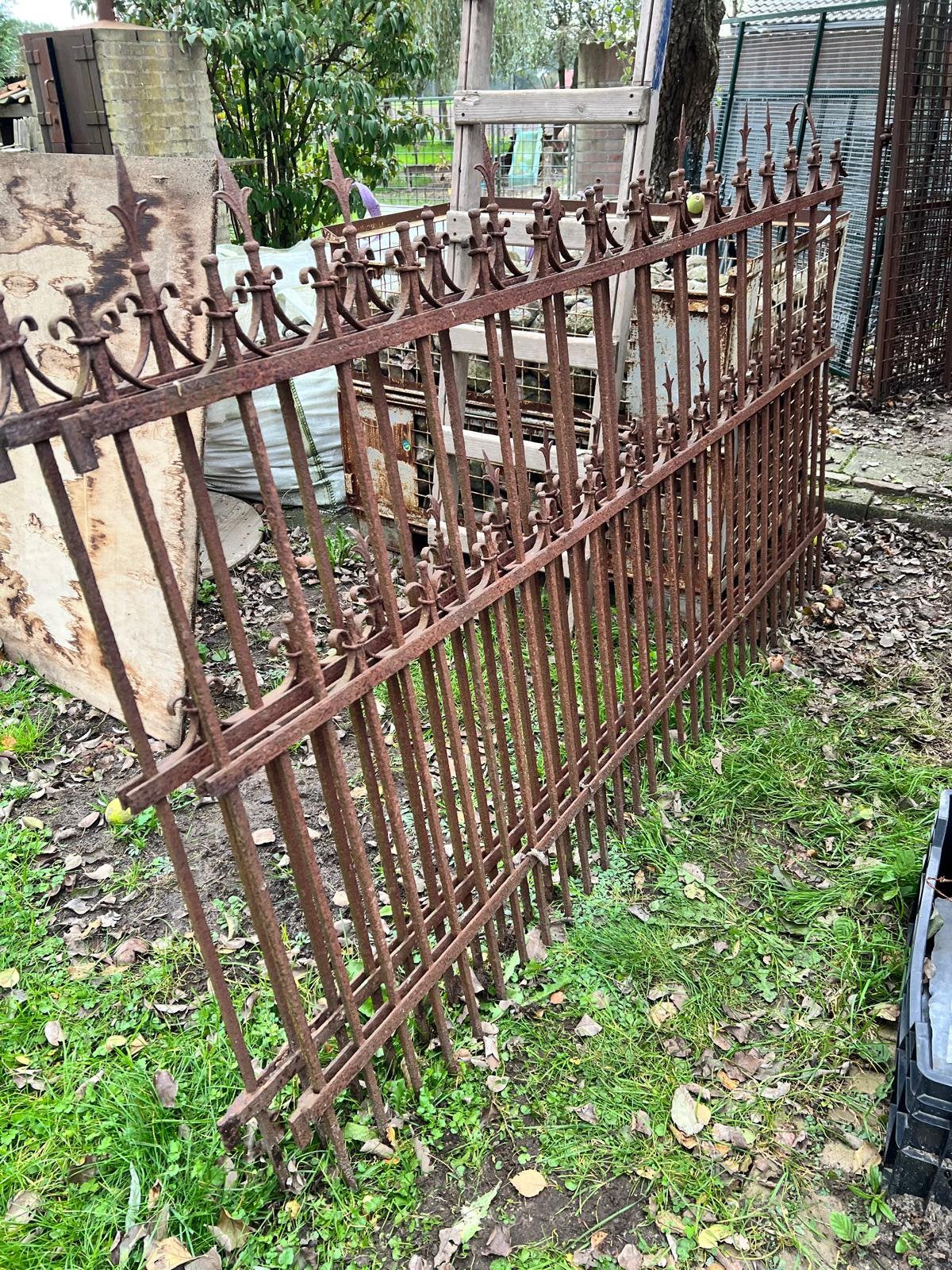 Antieke sierhekken / smeedijzeren hekwerk – ca. 15 meter, Ophalen, Gebruikt, IJzer, Sierhekwerk