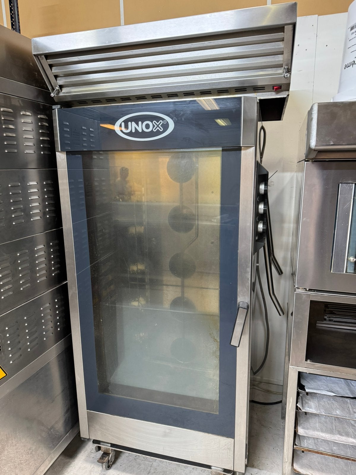 UNOX XV1093 20-laags oven + inrijwagen – 29,7 kW, Ophalen, Hete lucht, 60 cm of meer