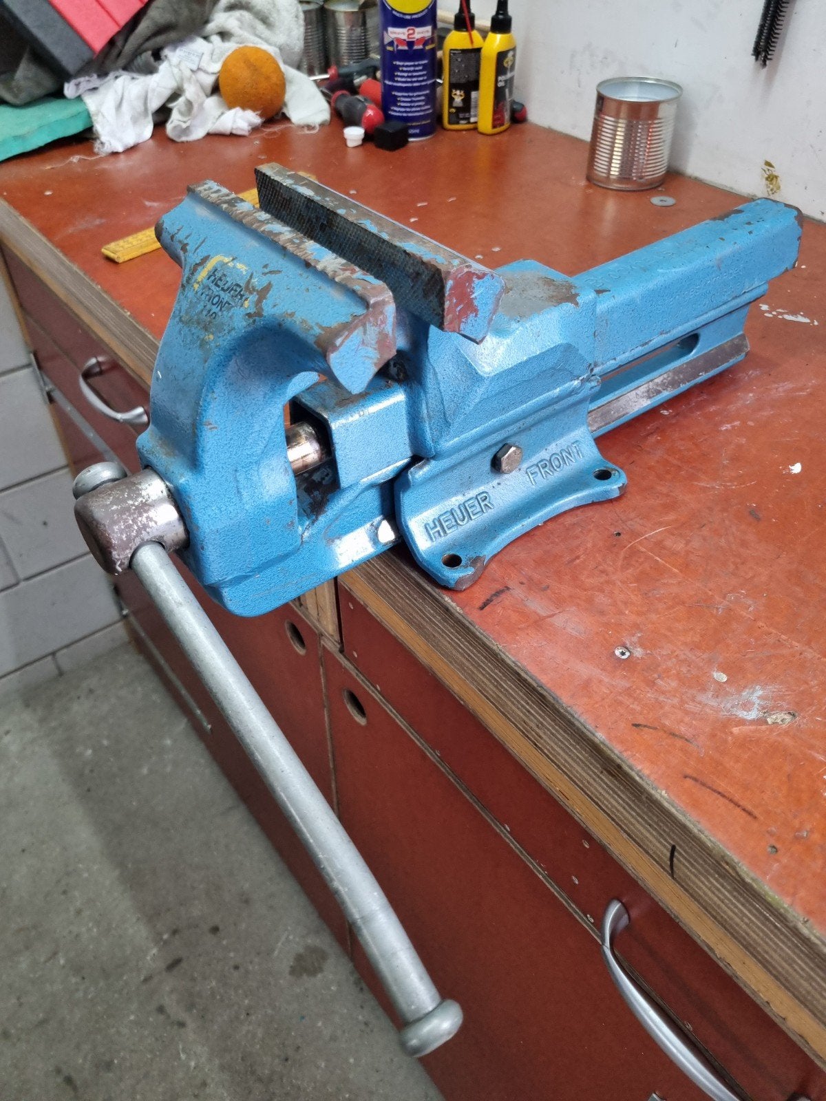 Heuer-Brockhaus 140mm bankschroef, Ophalen, Zo goed als nieuw, 120 tot 170 cm, Bankschroef