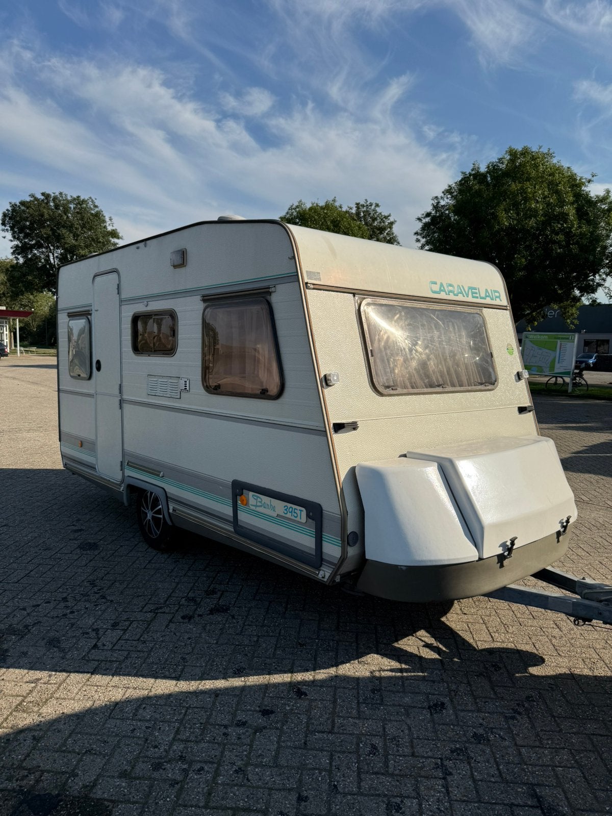 Caravelair 395  4 persoons ! Lichtgewicht!, Vast bed, Koelkast, Bedrijf, Treinzit