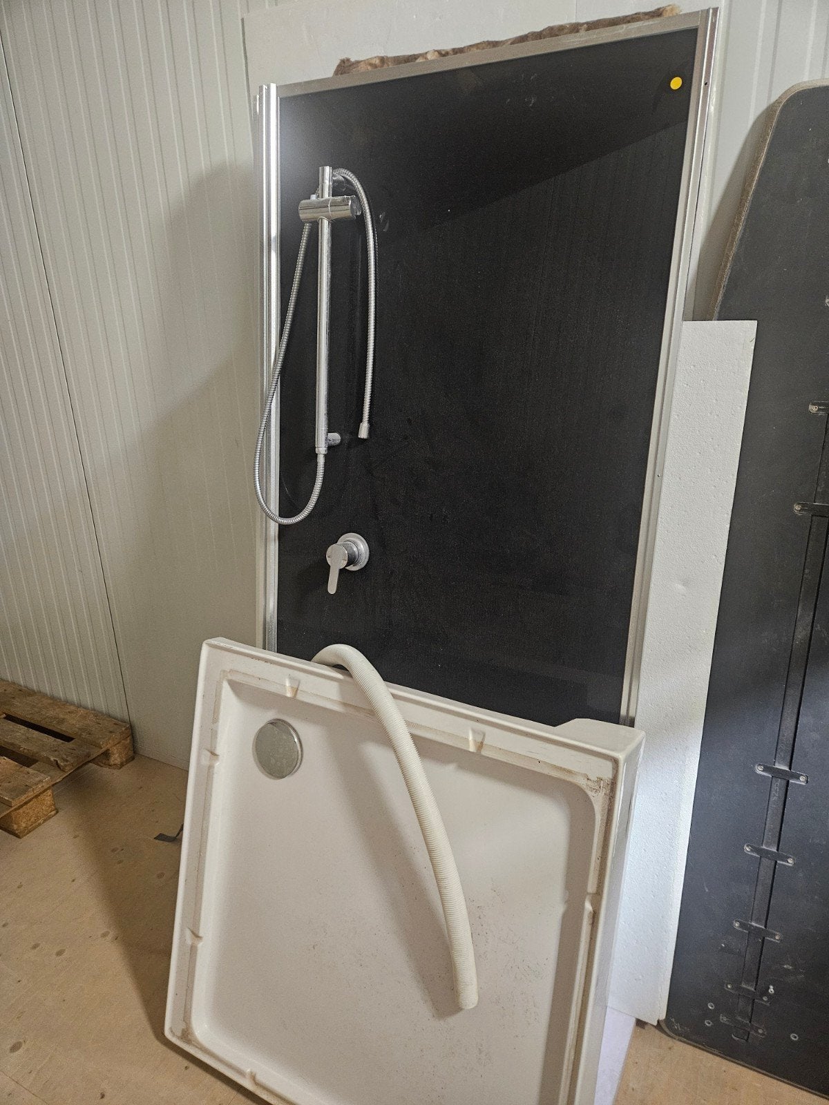 Douche cabine 90 cm x 90 cm 2.12 m hoog, Caravans en Kamperen, Camper-accessoires, Ophalen, Zo goed als nieuw