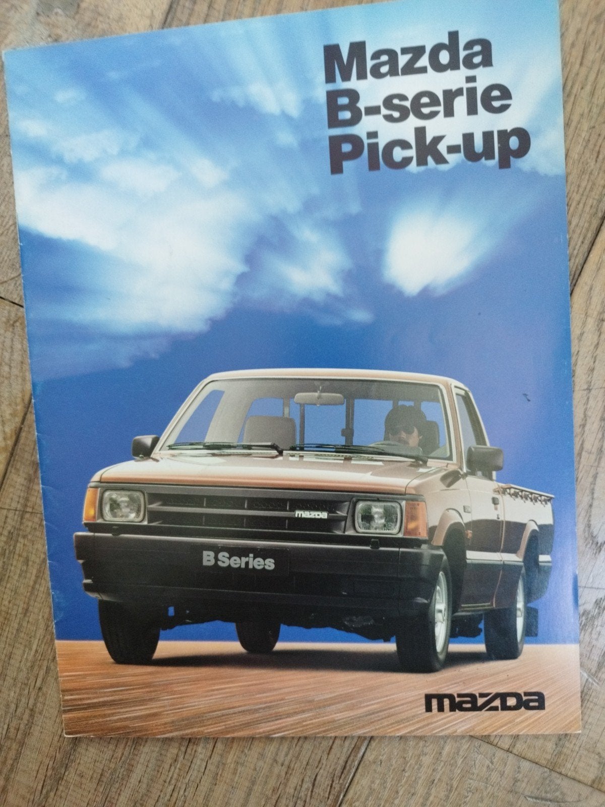 Mazda B-serie Pick-up brochure uit 1985 - Nederlands, Mazda, Ophalen of Verzenden, Zo goed als nieuw, Mazda