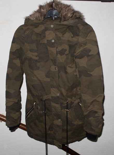 Winterjas met camouflage print maat 34, H&M, Ophalen of Verzenden, Zo goed als nieuw, Maat 34 (XS) of kleiner