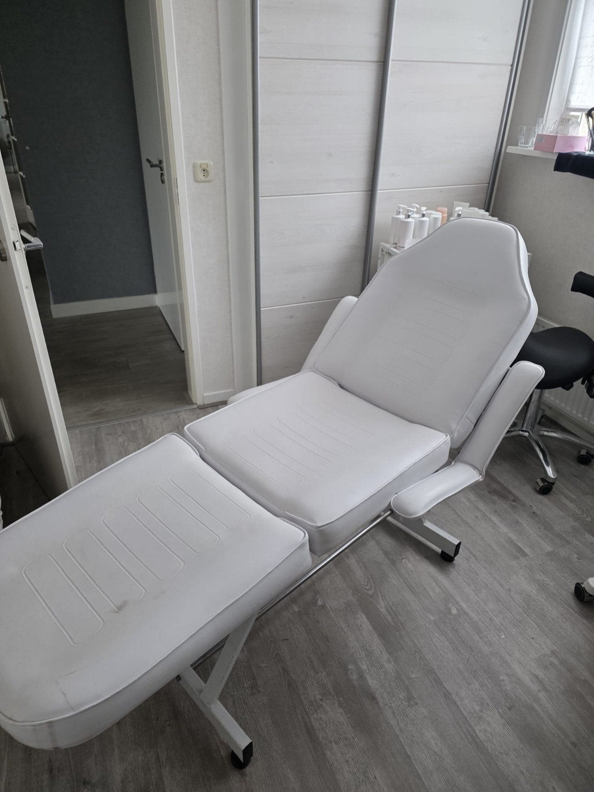 Witte behandelstoel / massagetafel, Ophalen of Verzenden