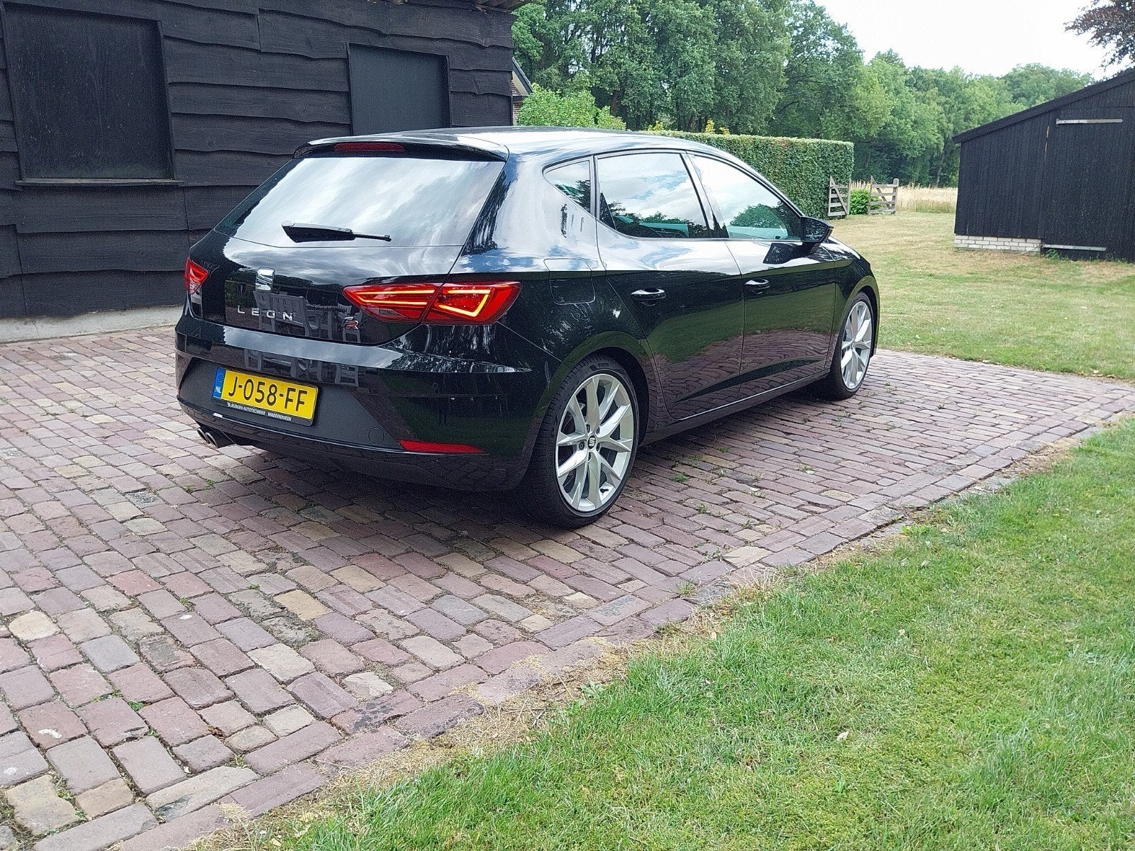 Seat Leon 2.0 TDI FR 135KW 184PK DSG 2019, Auto's, 4 cilinders, 1290 kg, Leon, Zwart