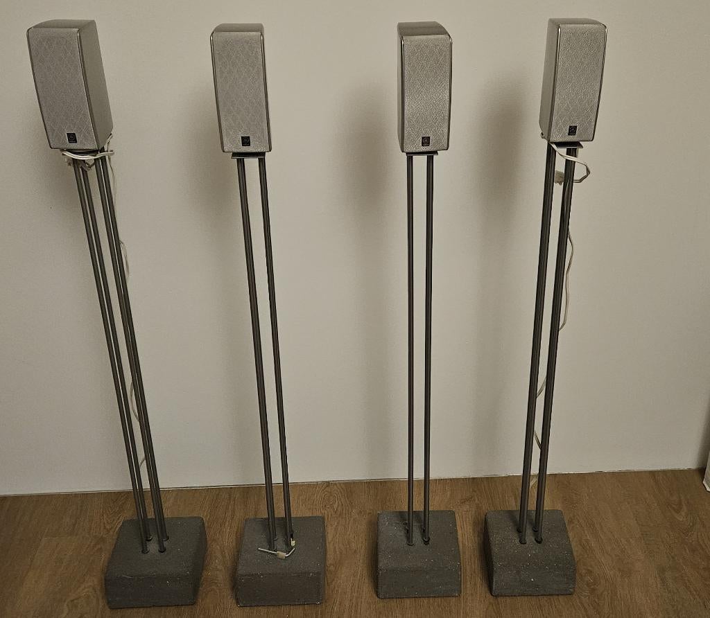 Surround speakers op voet, Zo goed als nieuw, 60 tot 120 watt, Surroundset zonder subwoofer, Ophalen