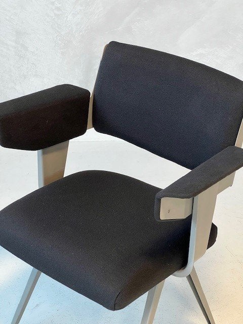 Ahrend Resort eettafelstoel Friso Kramer vintage armstoel, Gebruikt, ., Vintage, Ophalen of Verzenden