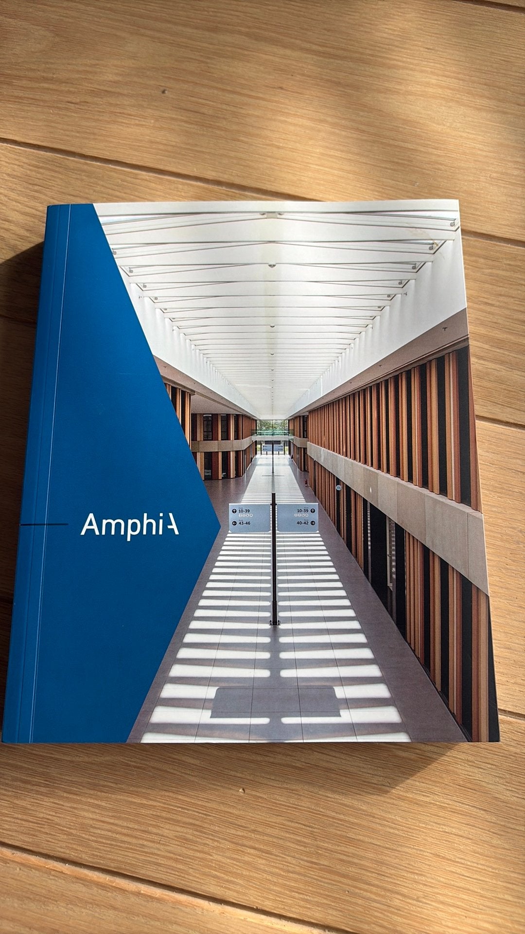 Boek over de geschiedenis van Amphia ziekenhuis, Boeken, Ophalen of Verzenden, Zo goed als nieuw