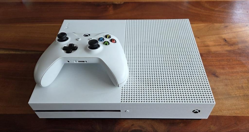 Xbox one S met één controller, Spelcomputers en Games, Ophalen of Verzenden, Zo goed als nieuw, 500 GB, Met 1 controller