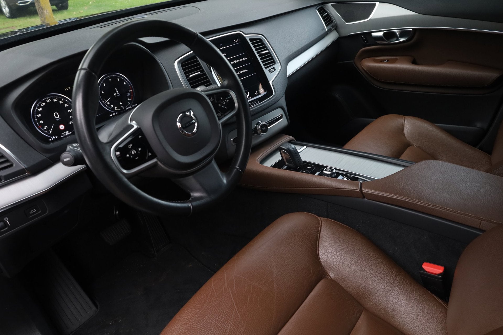 Volvo XC90 2.0 B5 AWD Momentum Pro Aut. | Stoelverwarming |, Auto's, Volvo, Gebruikt, Euro 6, 4 cilinders, 1960 kg