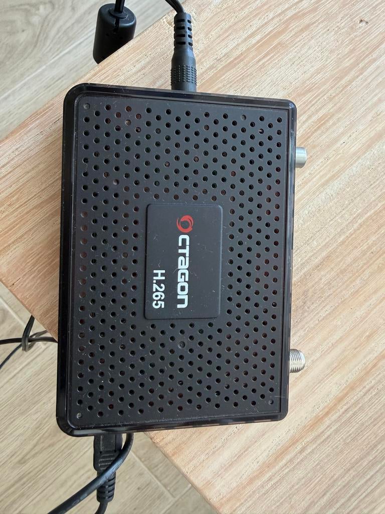 Octagon SX88 H.265 Digitale Satelliet Ontvanger, Ophalen of Verzenden, Zo goed als nieuw