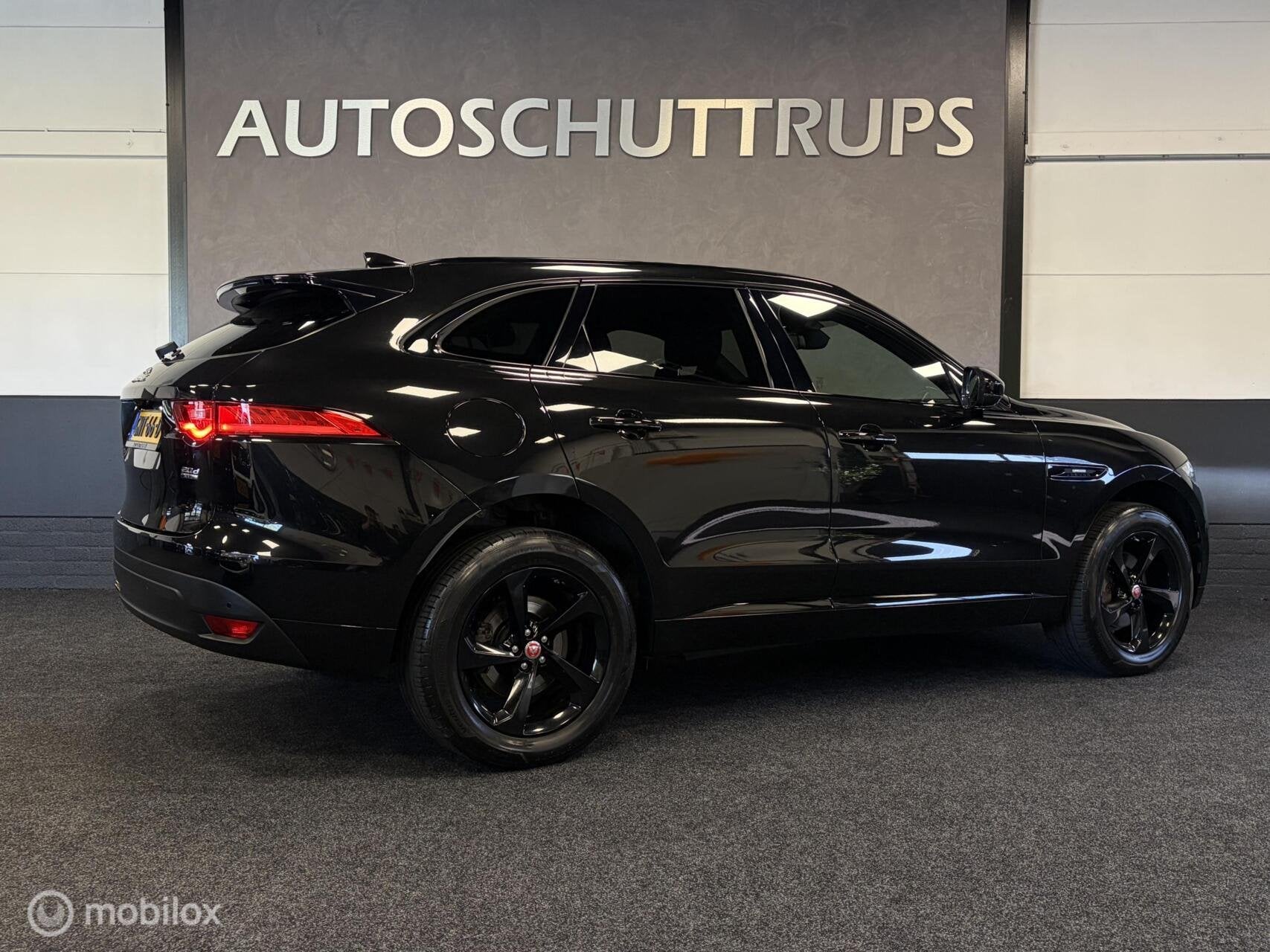 Jaguar F-Pace 2.0 R-Sport AWD LED / LEDER / MERIDIAN / PDC /, Auto's, Jaguar, Automaat, Gebruikt, 4 cilinders, 179 pk