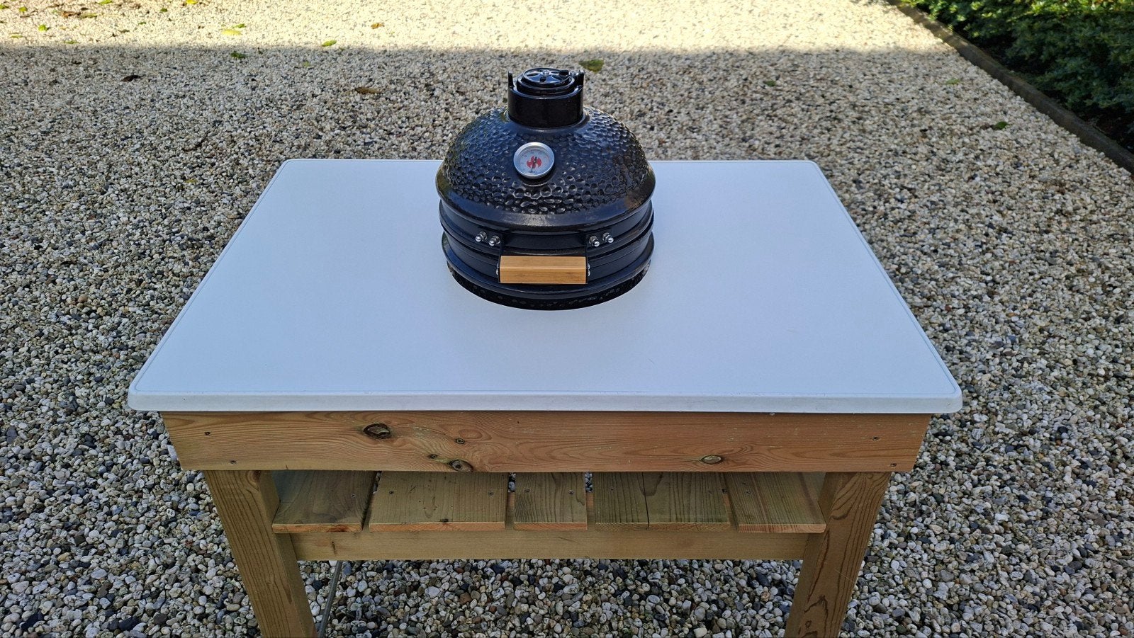 Kamado BBQ met onderstel en werkblad, Ophalen, Gebruikt, Onbekend
