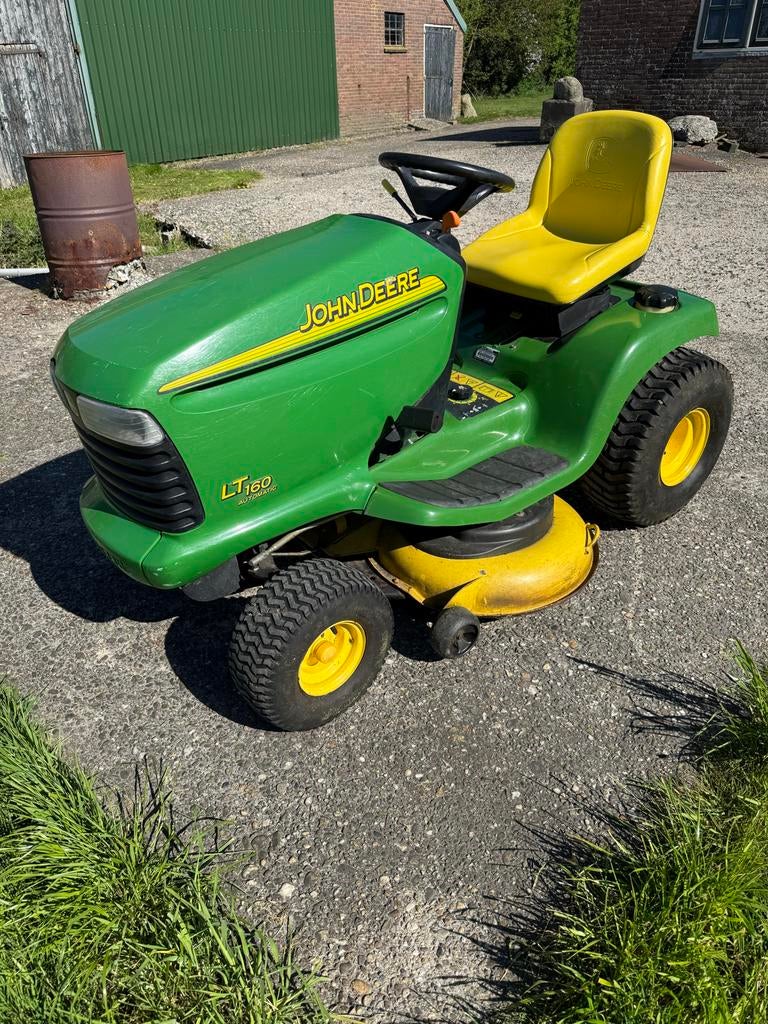 Volle tank benzine met John Deere LT160, Ophalen, Gebruikt, Mulchfunctie, 90 tot 120 cm