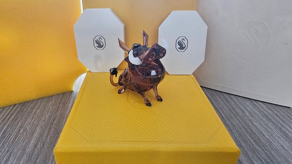Swarovski Disney The Lion King Pumba! NIEUW!, Ophalen of Verzenden, Nieuw, Figuurtje