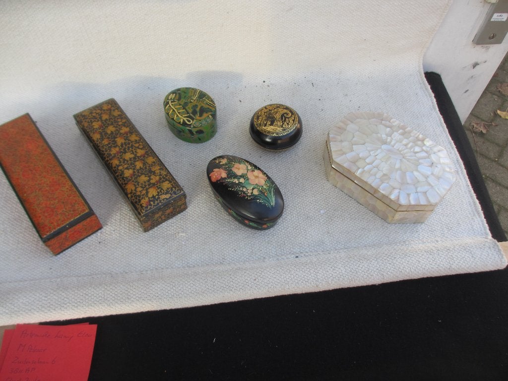Diverse vintage papier maché /koper parelmoer / lakdoosjes