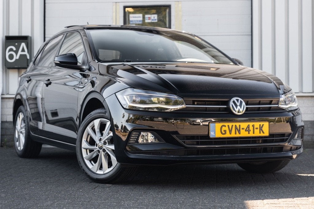 Volkswagen POLO 1.0 TSI Highline Automaat Panorama Beats, Auto's, 95 pk, Leder en Stof, Zwart, Bedrijf