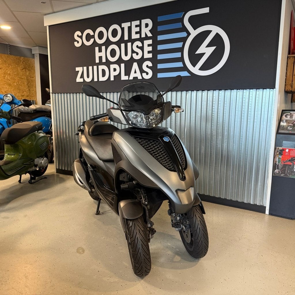 Piaggio MP3 300 Yourban | Autorijbewijs | 24.238 km | 2013, Motoren, Motoren | Piaggio, Bedrijf, Automaat, 1 cilinder, 12 t/m 35 kW